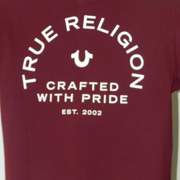NEW TRUE RELIGION CRAFTED WITH PRIDE POLO SHIRT BURGUNDY Large - Picture 3 of 3